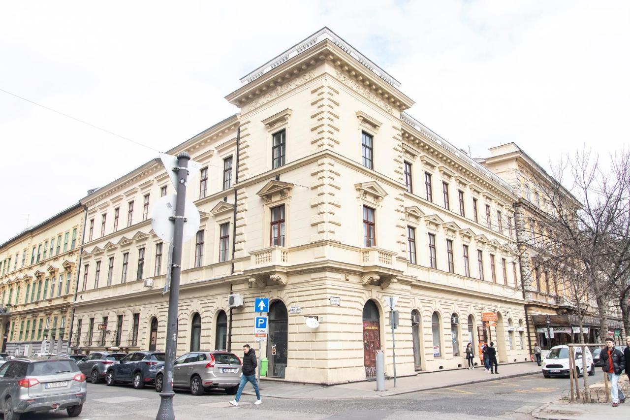 Lucky 54 Apartment Budapest Bagian luar foto
